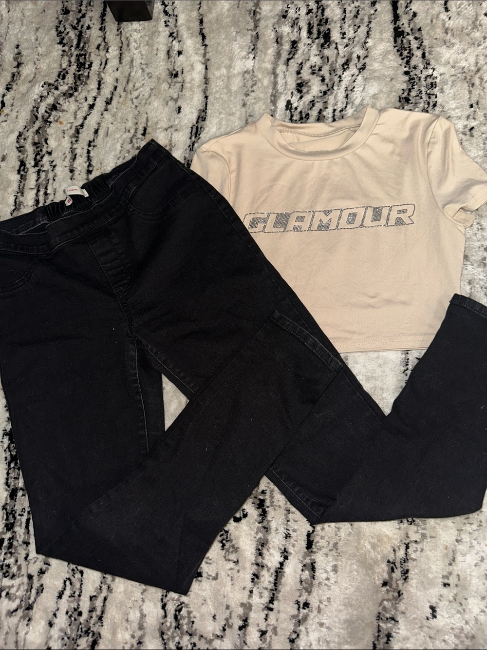Beige 'Glamour' Graphic Cropped Tee & Black High-Waist Jeans Set sold together